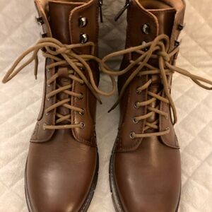 Earth womens Brown Ankle Boot lace up side zipper Lug Sole 2” stacked heel 9